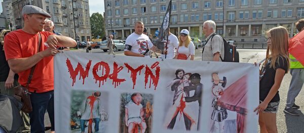 Акция в честь годовщины Волынской резни в Варшаве Акция в честь годовщины Волынской резни в Варшаве - Sputnik Latvija