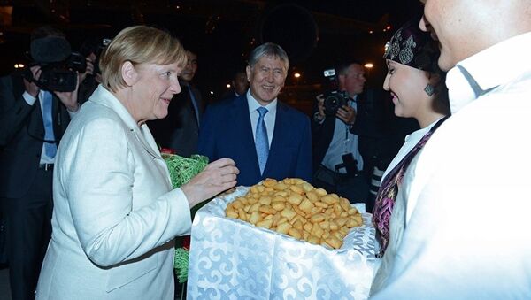 Канлер ФРГ Ангела Меркель прибыла с официальным визитом в Киргизию - Sputnik Латвия