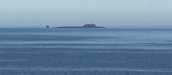 Атомная подводная лодка Северного флота Северодвинск в акватории Баренцева моря перед пуском крылатой ракеты Калибр Атомная подводная лодка Северного флота Северодвинск в акватории Баренцева моря перед пуском крылатой ракеты Калибр - Sputnik Latvija