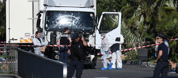 Terorakta vietā Nicā Terorakta vietā Nicā - Sputnik Latvija