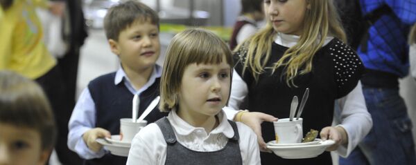 Обеда в столовой Обеда в столовой - Sputnik Latvija
