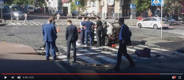 Следствие работает на месте гибели Шеремета. Кадры из Киева - Sputnik Латвия