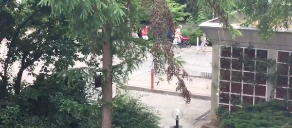 Первые кадры с места стрельбы в торговом центре Мюнхена - Sputnik Латвия