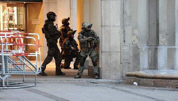 Policija sāk operāciju apšaudes vietā Minhenē. - Sputnik Latvija