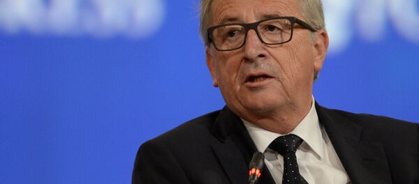 Председатель Европейской комиссии Жан-Клод Юнкер на торжественном открытии XX Петербургского международного экономического форума. Председатель Европейской комиссии Жан-Клод Юнкер на торжественном открытии XX Петербургского международного экономического форума. - Sputnik Latvija
