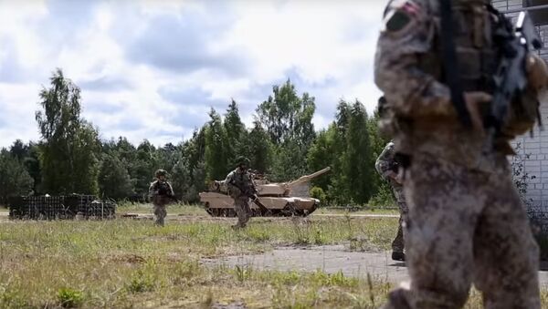 В латвийскую армию зазывают рэпом - Sputnik Latvija