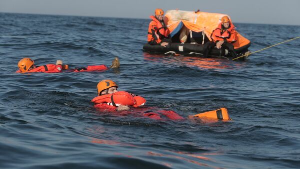 Международные учения по выживанию на море Baltic Bikini - Sputnik Латвия