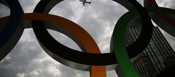 Олимпийские кольца в столице Игр-2016 Рио-де-Жанейро - Sputnik Латвия
