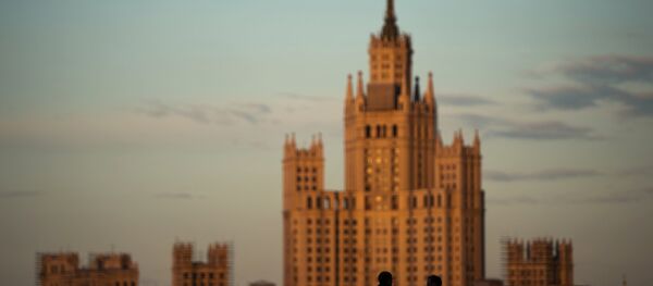 Dzīvojamā ēka Koteļņičeskaja krastmalā, Maskavā. Foto no arhīva Dzīvojamā ēka Koteļņičeskaja krastmalā, Maskavā. Foto no arhīva - Sputnik Latvija