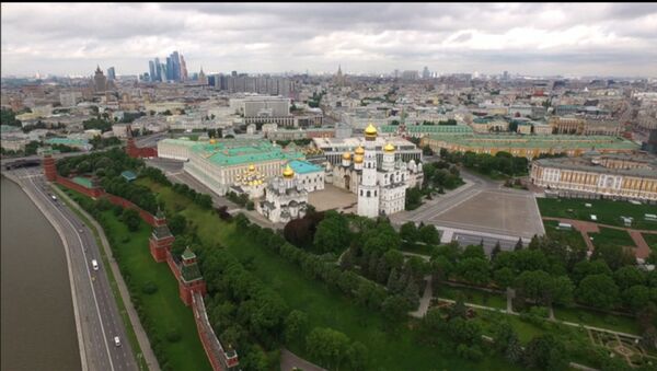 Московский Кремль и Соборная площадь с высоты птичьего полета - Sputnik Латвия