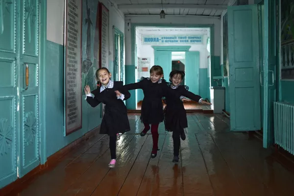 Lauku skola, 3. vieta nominācijā Pasaules krāsas. Dzīves harmonija (sērijas). Lauku skola, 3. vieta nominācijā Pasaules krāsas. Dzīves harmonija (sērijas). - Sputnik Latvija