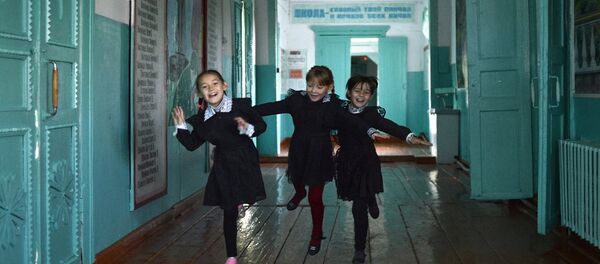 Деревенская школа, 3 место в номинации Краски мира. Гармония жизни (серии) Деревенская школа, 3 место в номинации Краски мира. Гармония жизни (серии) - Sputnik Латвия