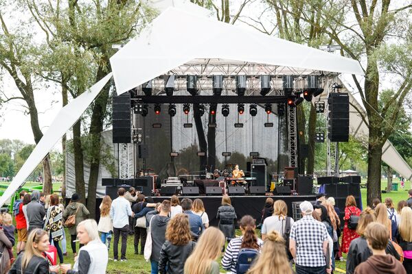 6 и 7 августа на Луцавсале в Риге проходит фестиваль Piena svetki-2016 6 и 7 августа на Луцавсале в Риге проходит фестиваль Piena svetki-2016 - Sputnik Латвия