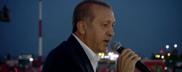 Эрдоган объяснил, при каком условии подпишет закон о смертной казни Эрдоган объяснил, при каком условии подпишет закон о смертной казни - Sputnik Латвия