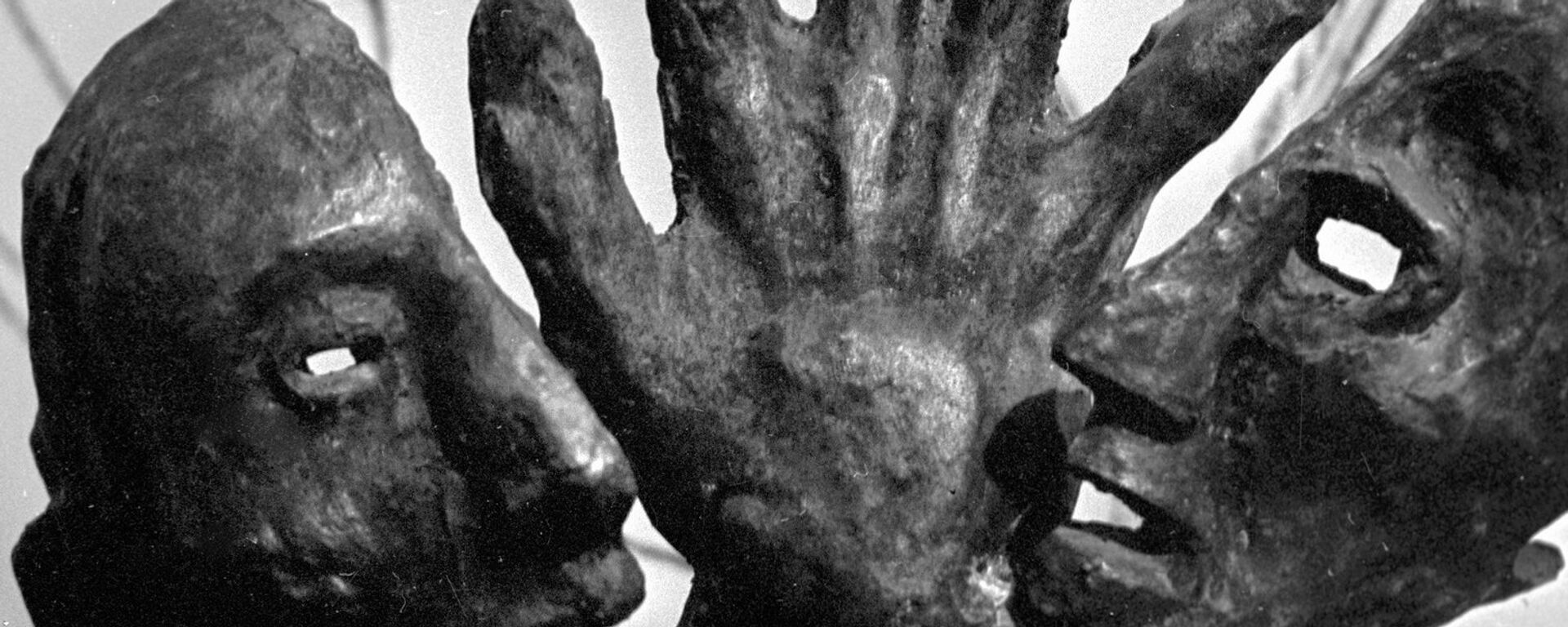 Скульптура Эрнста Неизвестного Атомный век (Хиросима), бронза - Sputnik Латвия, 1920, 22.09.2023