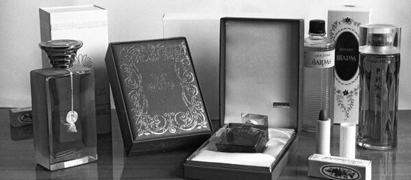 Продукция рижской парфюмерно-косметической фабрики Дзинтарс - Sputnik Латвия