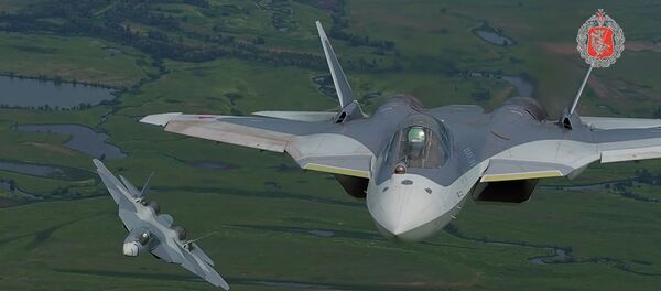 Полеты и маневрирование авиатехники РФ в подборке Минобороны ко дню ВВС - Sputnik Латвия