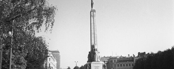 Народные гулянья в центре города Риги Народные гулянья в центре города Риги - Sputnik Latvija