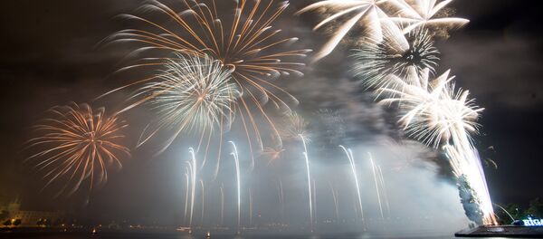 Салют в честь Праздника Риги - Sputnik Латвия