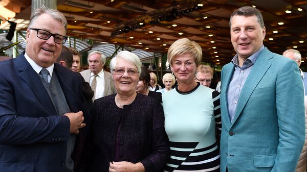 Президентский бал в разные годы: скромность, пышность и скандалы - Sputnik Латвия