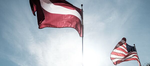 Latvijas un ASV karogi Latvijas un ASV karogi - Sputnik Latvija