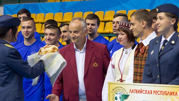 Александр Лещинский на турнире по мини-футболу в Бресте - Sputnik Латвия