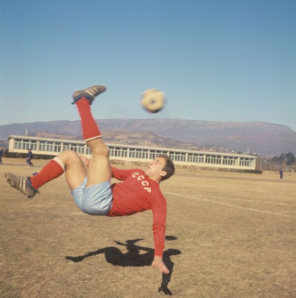 Защитник национальной сборной СССР по футболу Реваз Дзодзуашвили - Sputnik Латвия