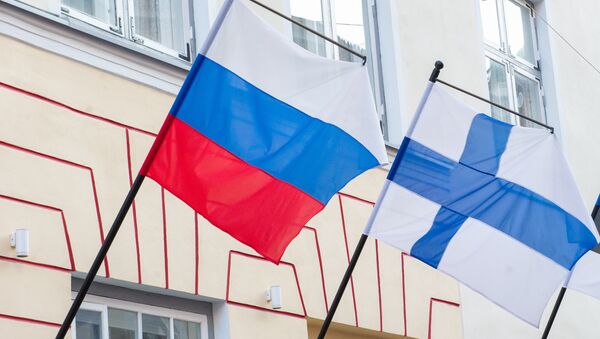 Krievijas un Somijas karogi. Foto no arhīva - Sputnik Latvija