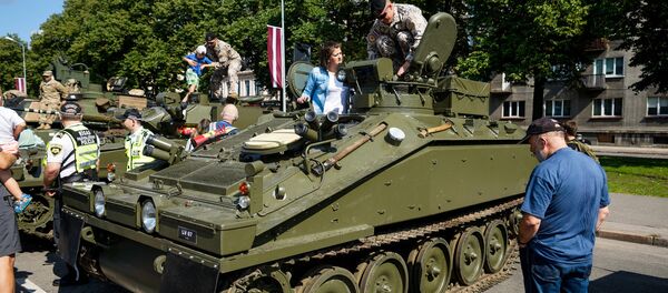 Latvijas armijas bruņutransporteris Pērkons. Foto no arhīva Latvijas armijas bruņutransporteris Pērkons. Foto no arhīva - Sputnik Latvija