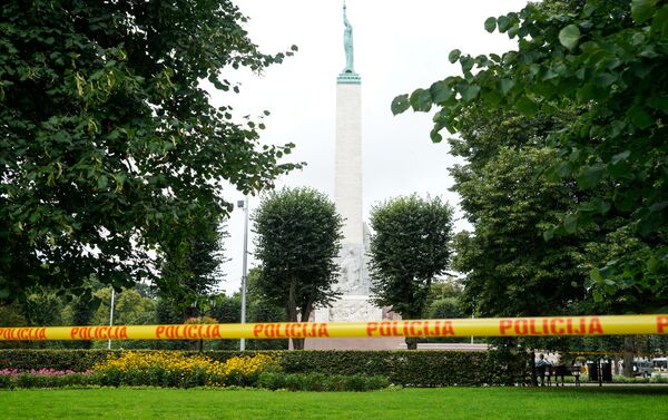 Территория вокруг Памятника Свободы закрыта в ожидании приезда президентов стран Балтии и вице-президента США Джо Байдена - Sputnik Латвия