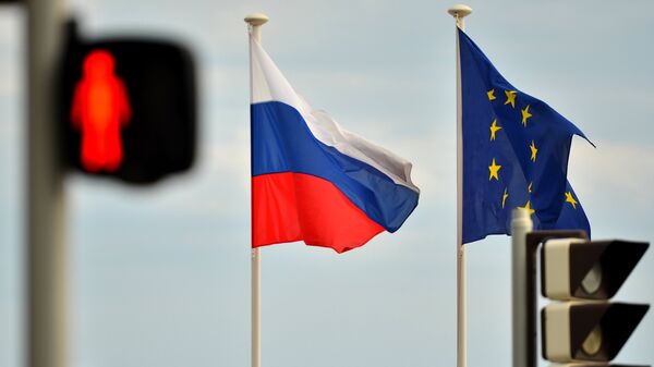 Krevijas un ES karogi - Sputnik Latvija