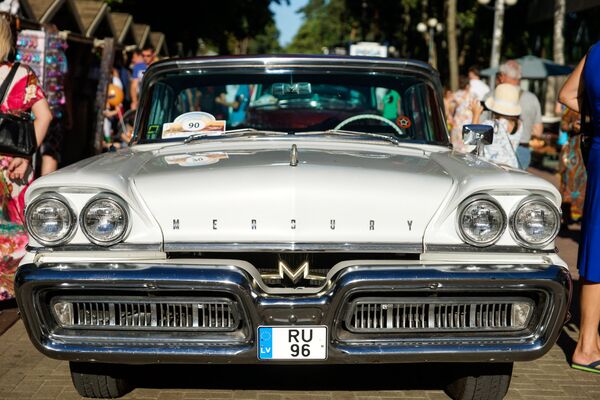 Автомобиль Mercury - Sputnik Латвия