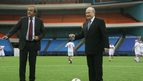 Президент УЕФА Мишель Платини и президент ФИФА Йозеф Блаттер - Sputnik Латвия