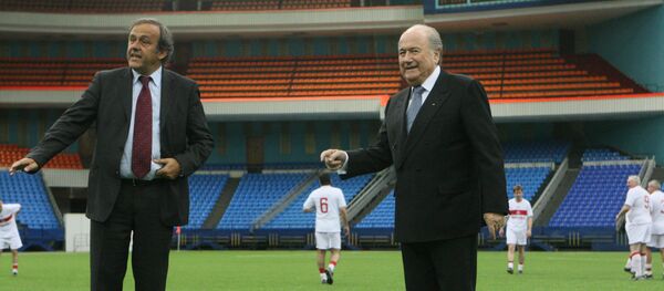 Президент УЕФА Мишель Платини и президент ФИФА Йозеф Блаттер - Sputnik Латвия