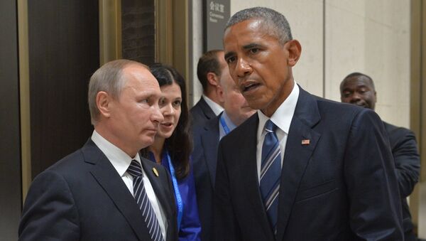 Президент РФ Владимир Путин (слева) и президент США Барак Обама во время встречи в Ханчжоу - Sputnik Латвия