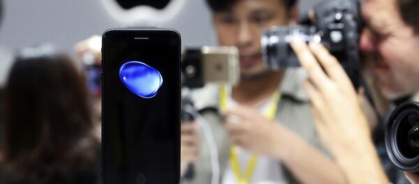 Презентация седьмого iPhone Презентация седьмого iPhone - Sputnik Латвия