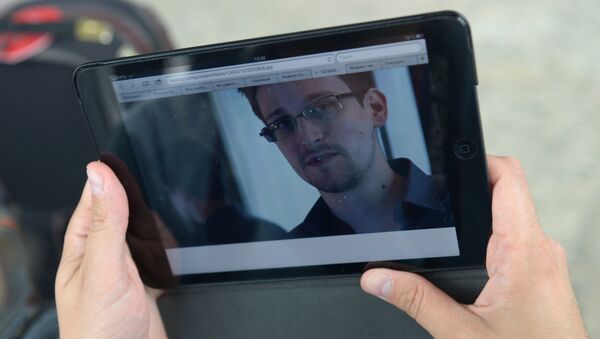 Бывший сотрудник ЦРУ и Агентства национальной безопасности США Эдвард Сноуден. - Sputnik Latvija