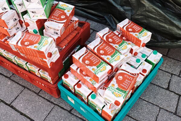 Polijas piens ar ilgu uzglabāšanas termiņu. - Sputnik Latvija