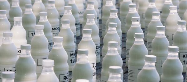 Бутылки молока - Sputnik Латвия