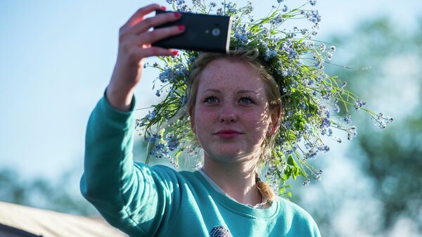 Региональный слет студенческих отрядов в поселке Андреевка Омской области в лагере Березовая роща - Sputnik Латвия