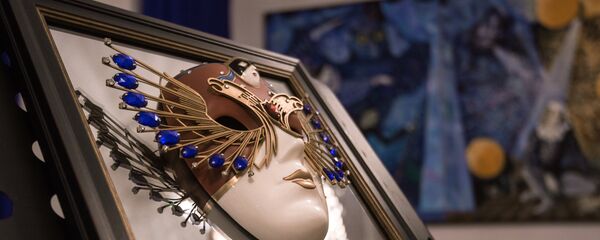 Символ Национальной театральной Премии и фестиваля Золотая Маска - Sputnik Латвия