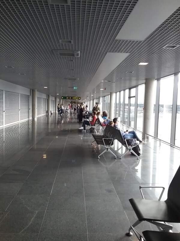 Пассажиры в рижском аэропорту - Sputnik Латвия