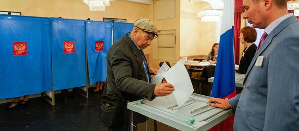 Vēlēšanu iecirknis Krievijas vēstniecībā - Sputnik Latvija