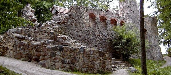 Развалины замка Тевтонского ордена Развалины замка Тевтонского ордена - Sputnik Latvija