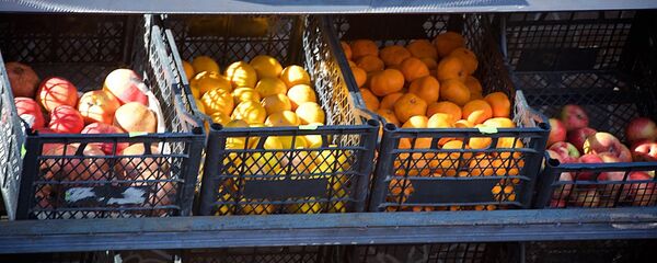 Торговля овощами и фруктами Торговля овощами и фруктами - Sputnik Латвия