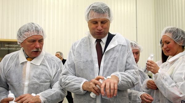 Раймондс Вейонис посетил производство косметики Мадара Раймондс Вейонис посетил производство косметики Мадара - Sputnik Латвия