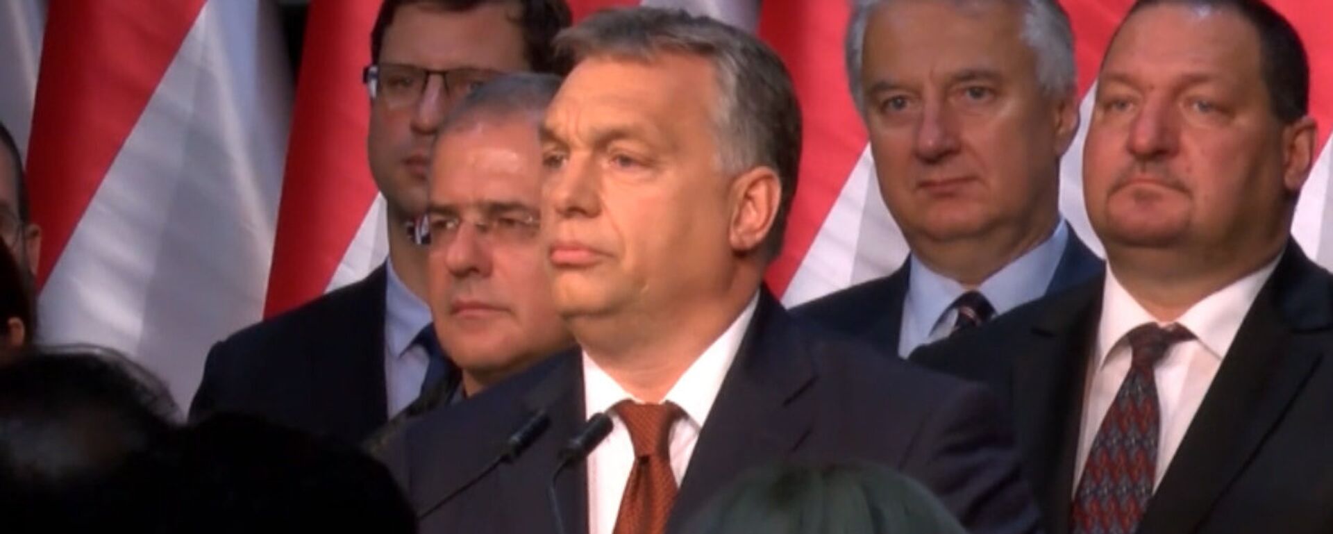 Премьер Венгрии обратился к гражданам после провала референдума - Sputnik Латвия, 1920, 03.10.2016