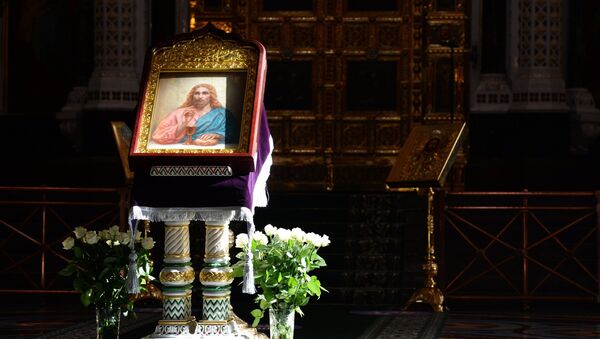 Икона Спасителя во время Божественной литургии - Sputnik Latvija