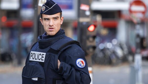 Francijas policijas darbinieks. Foto no arhīva - Sputnik Latvija