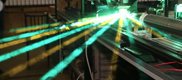 Сверхточный лазер на парах стронция – уникальная разработка российских ученых Сверхточный лазер на парах стронция – уникальная разработка российских ученых - Sputnik Латвия